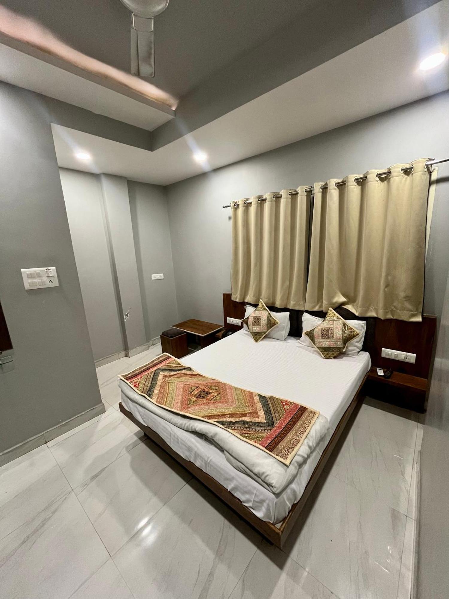 Hotel Shankar Ujjain Dış mekan fotoğraf